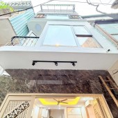 Bán Nhà! Văn Chương. Đống Đa. 27-30m x 4 tầng. Mặt Tiền 5m. Giá bán 7.5 tỷ.